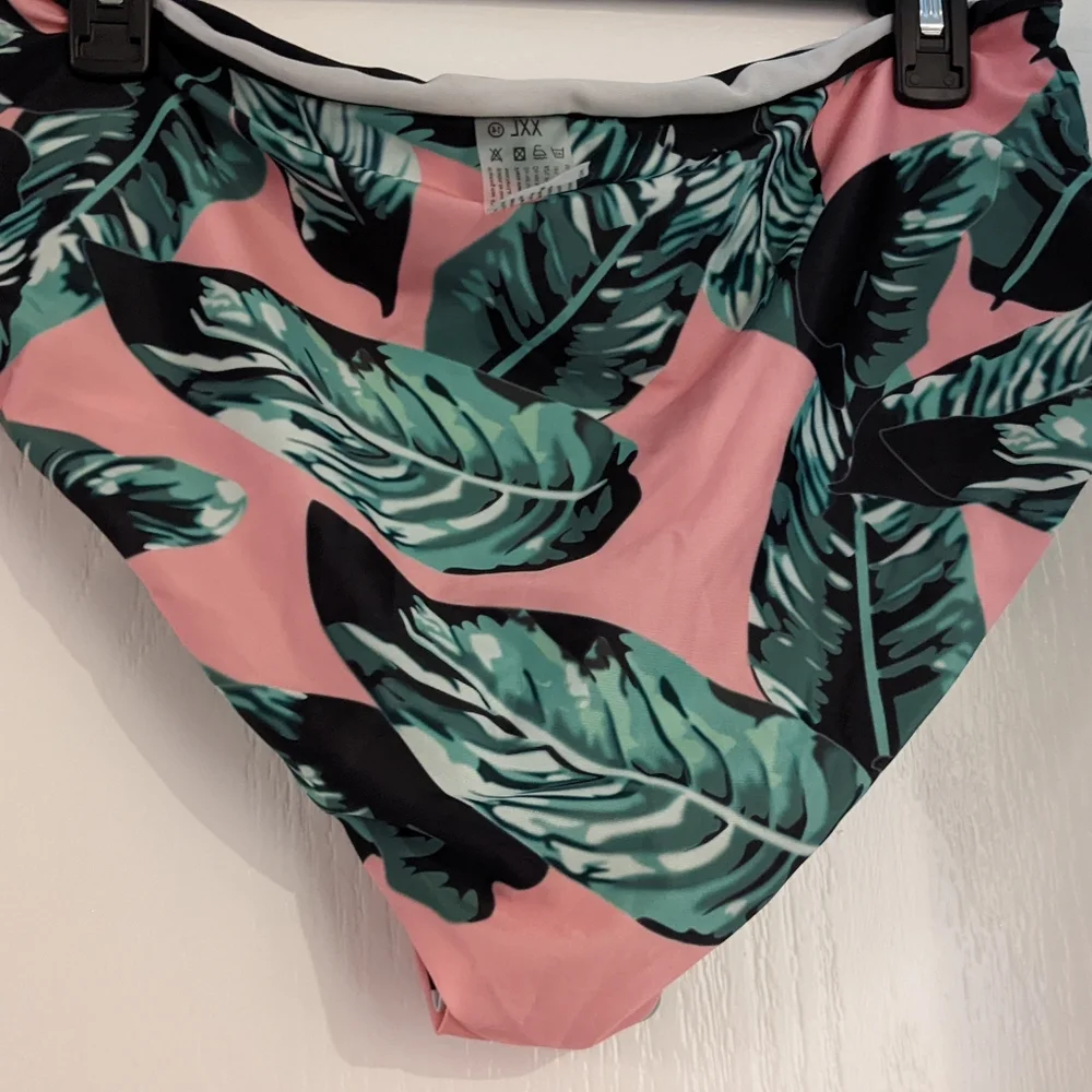 Bathing suit - Picture 4 of 4